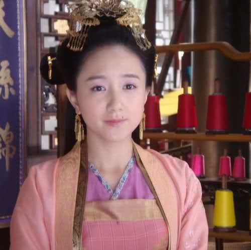 Li Qian (actress) Clothing the World 2010 Yuan Hong Liu Shi