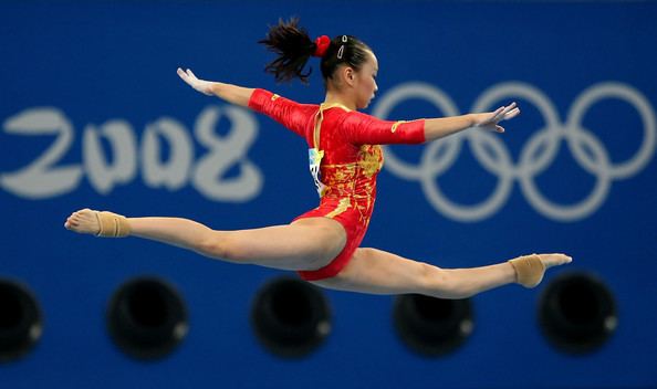 Li Shanshan Li Shanshan Photos Olympics Day 5 Artistic Gymnastics