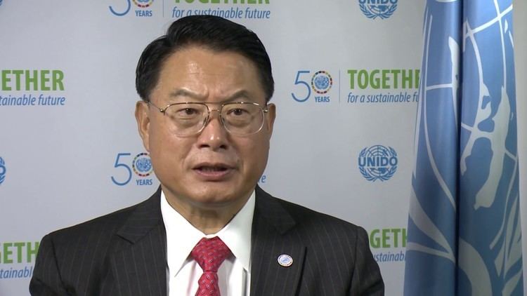 Li Yong (politician) Interview with UNIDOs Director General LI Yong YouTube