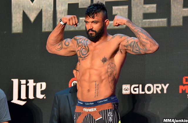 Liam McGeary Bellator 142 results Liam McGeary taps Tito Ortiz with