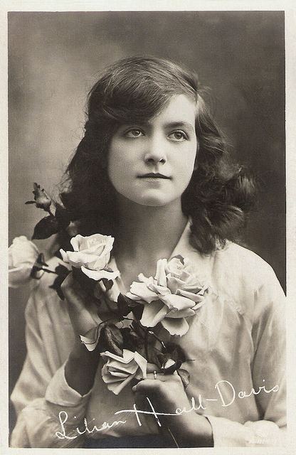 Lillian Hall-Davis Lillian HallDavis 18981933 aged 35 suicide by gas and a slit