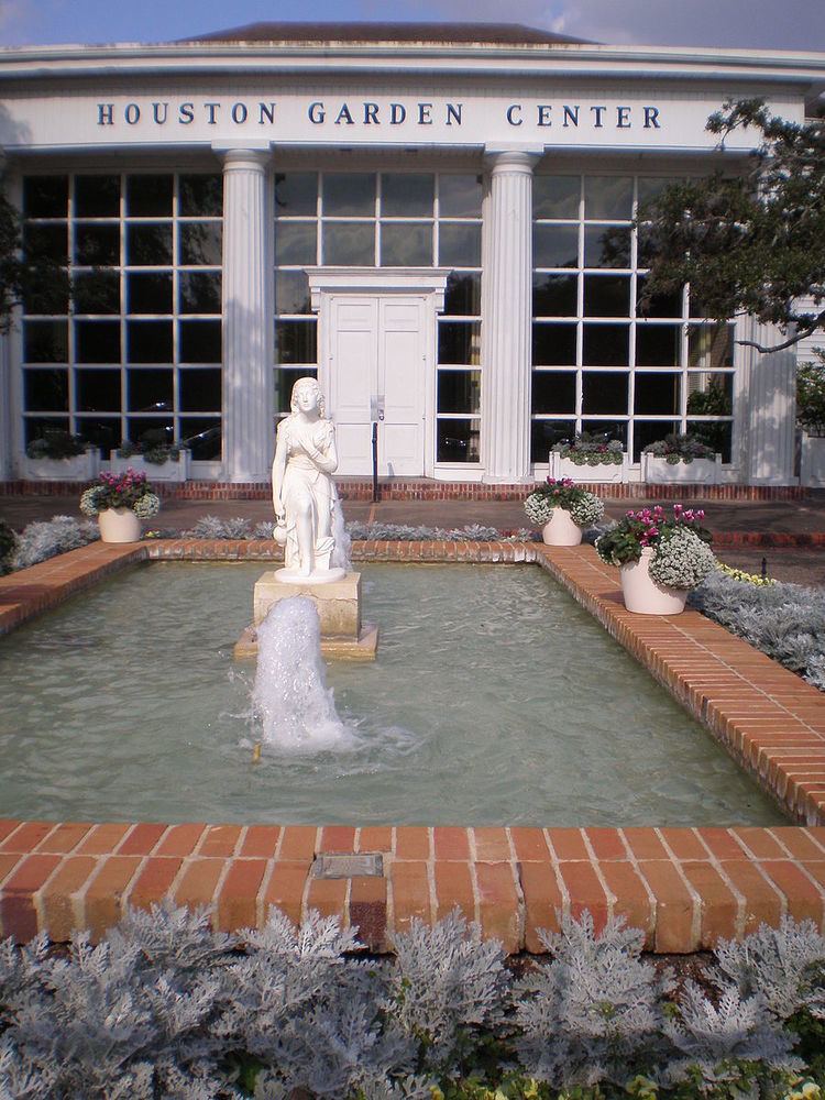 Lillian Schnitzer Fountain