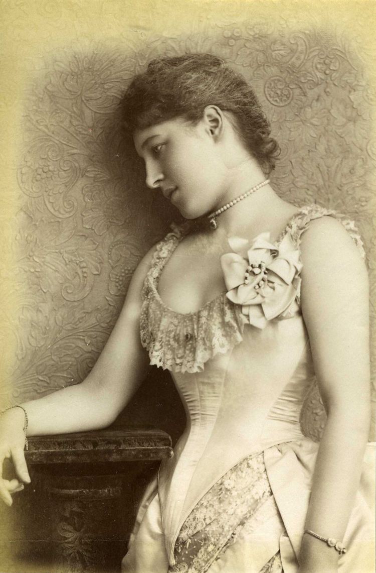 Lillie Langtry Lillie Langtry Wikipedia the free encyclopedia