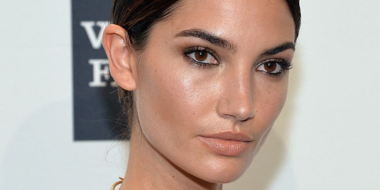 Lily Aldridge How Supermodel Lily Aldridge Discovered Her Mom Was A