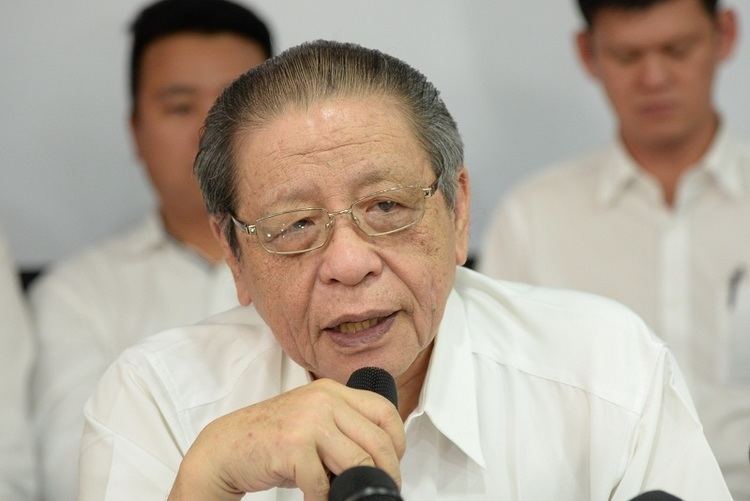 Lim Kit Siang Kit Siang Hadi resorting to stoking fears against nonMuslims for