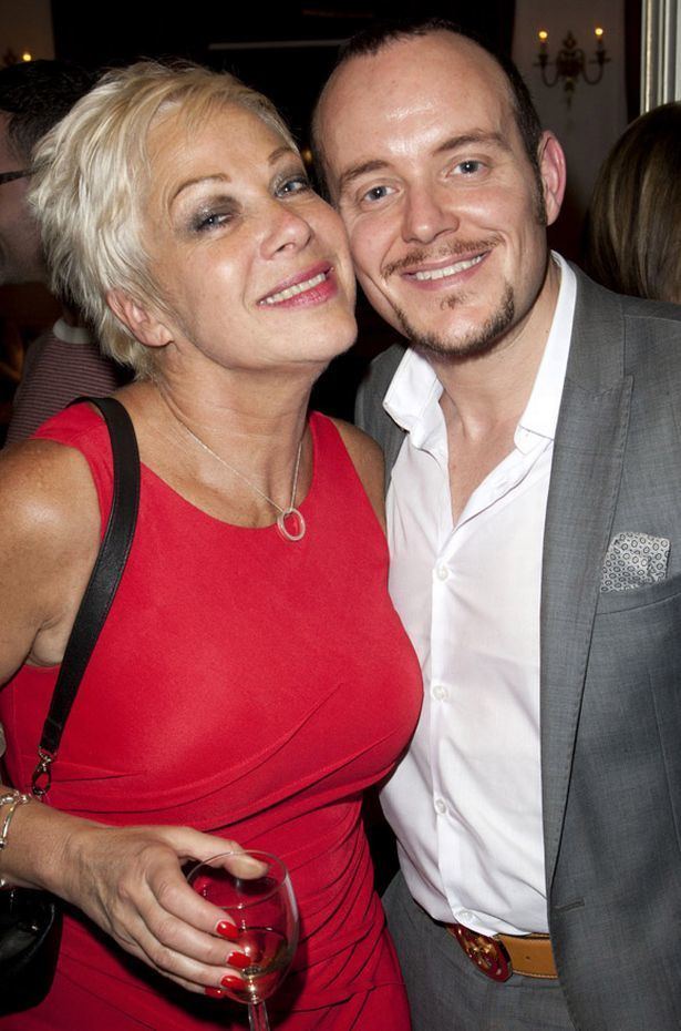 Lincoln Townley Denise Welch will keep wearing her wedding ring despite