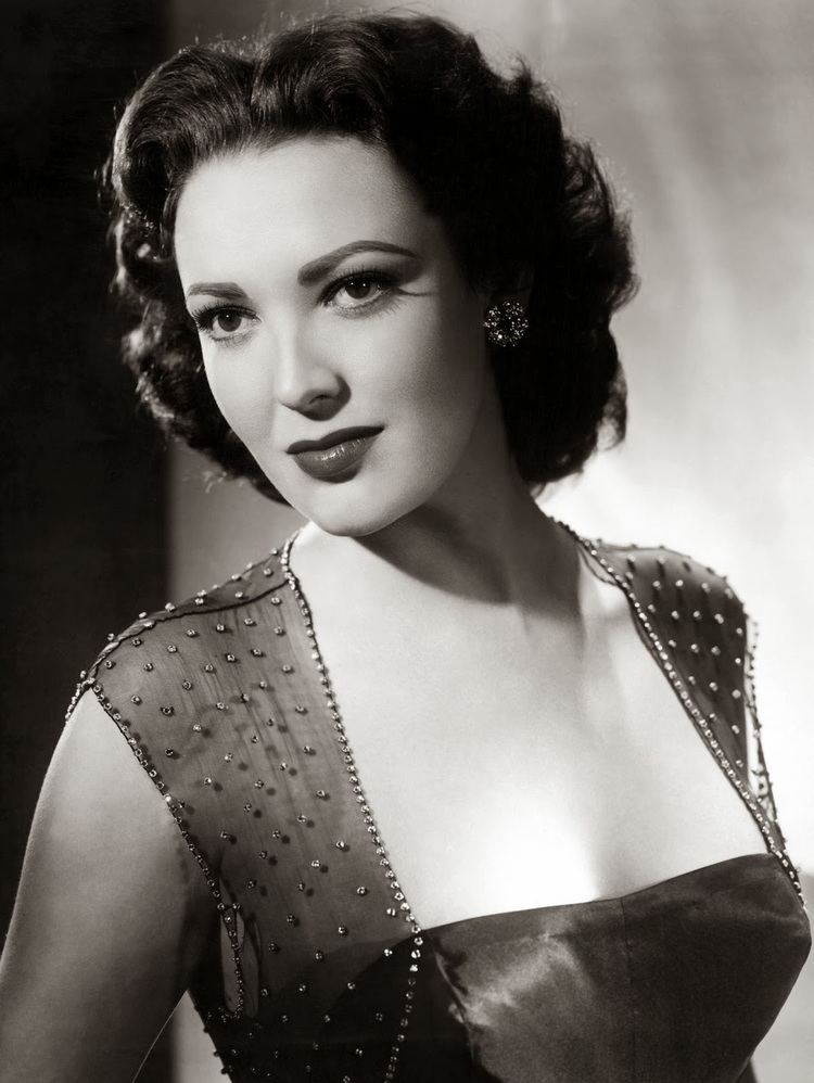 Linda Darnell Collecting Classic Hollywood Linda Darnell period gown