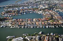 Linda Isle, Newport Beach httpsuploadwikimediaorgwikipediacommonsthu