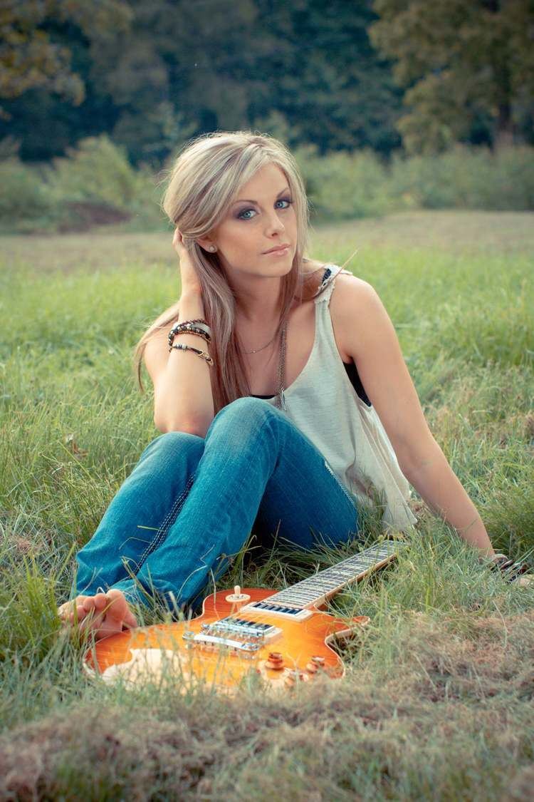 Lindsay Ell INTERVIEW Country cutie Lindsay Ell on being scared