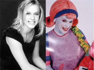 Lisa J. Lennox (left) as DeeDee Doodle (right) in Doodlebops