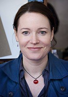 Lisa Lutz httpsuploadwikimediaorgwikipediacommonsthu