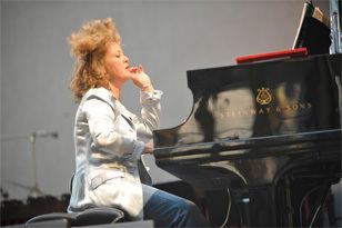 Lisa Moore (musician) Lisa Moore New Yorkbased Concert Pianist