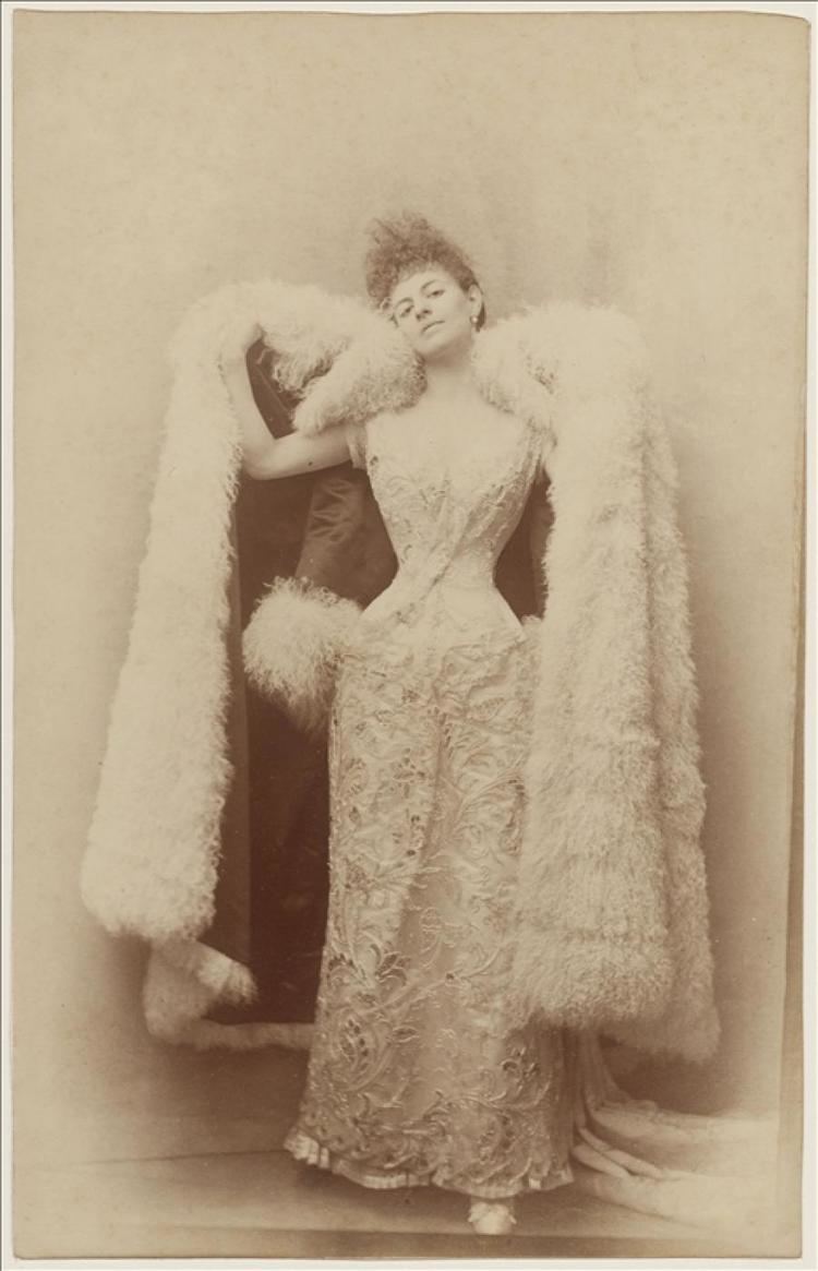 Élisabeth, Countess Greffulhe Countess Greffulhe wearing a ball dress by Otto Palais Galliera