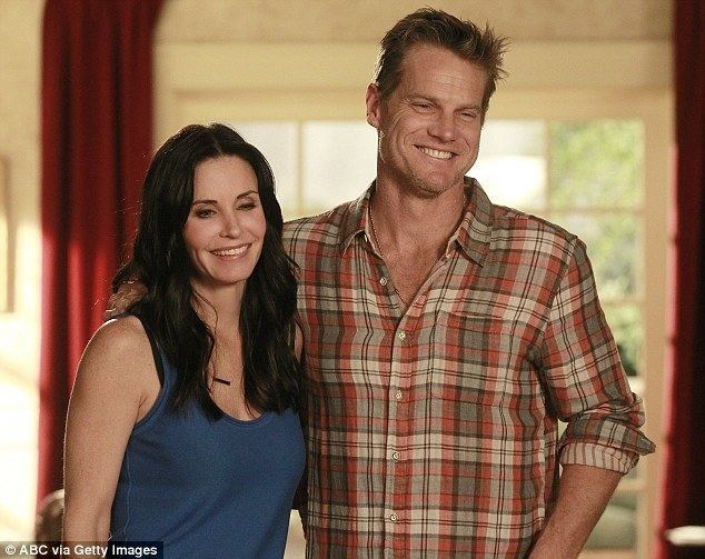 List of Cougar Town characters Courteney Cox39s exbeau Brian Van Holt leaves their show Cougartown