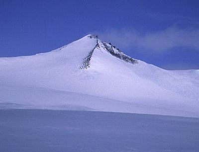 List of the most isolated major summits of Canada