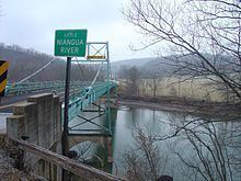 Little Niangua Suspension Bridge httpsuploadwikimediaorgwikipediaenthumb4