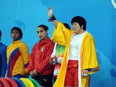 Liu Chunhong Chinese Liu Chunhong breaks 3 world records in 69kg class