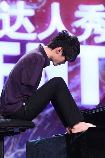 Liu Wei (pianist) Liu Wei Armless pianist Chinaorgcn