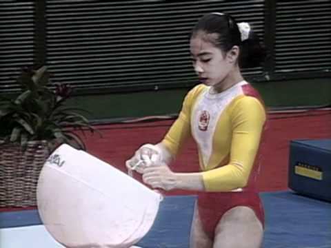 Liu Xuan (gymnast) Liu Xuan Uneven Bars 1995 Visa Challenge Women YouTube