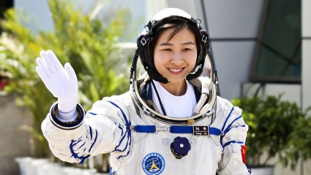 Liu Yang (astronaut) China First Woman Astronaut page 3 Pics about space