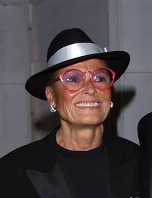 Liz Claiborne Fashion designer Liz Claiborne dies at 78 today entertainment