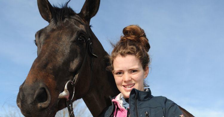 Lizzie Kelly Cheltenham Festival Female jockey to chill in men39s room and 3939look