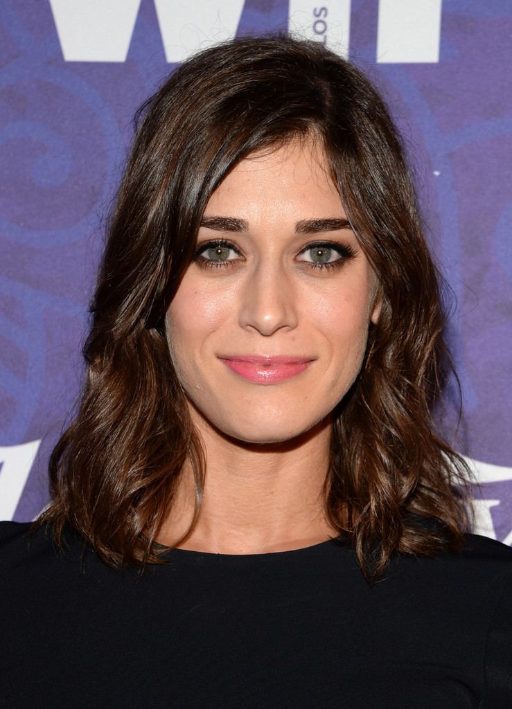 Lizzy Caplan - Alchetron, The Free Social Encyclopedia