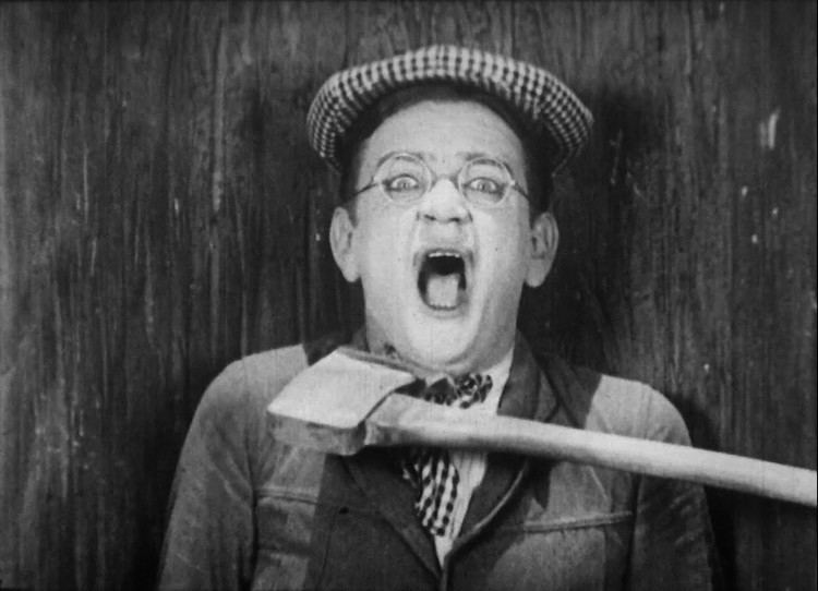 Lloyd Hamilton rare silent film Papas Boy 1927 starring Lloyd Hamilton YouTube