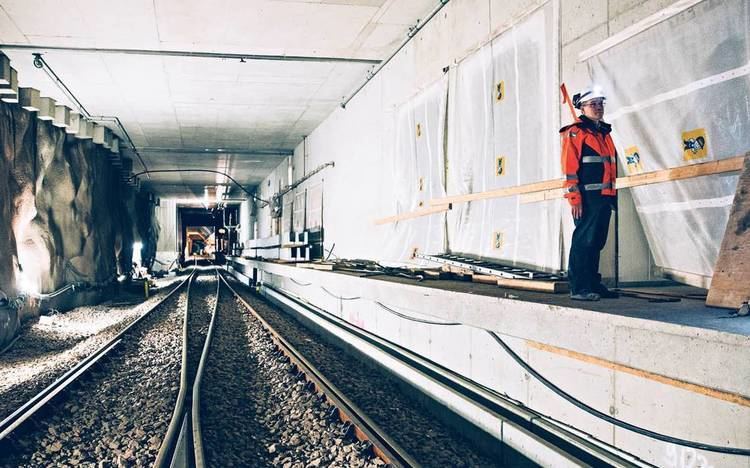 Länsimetro Yle Lnsimetropomo ei uskalla luvata ett metro aukeaa edes