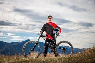 Loïc Bruni Loic Bruni Mountain Bike DH Official Athlete Page