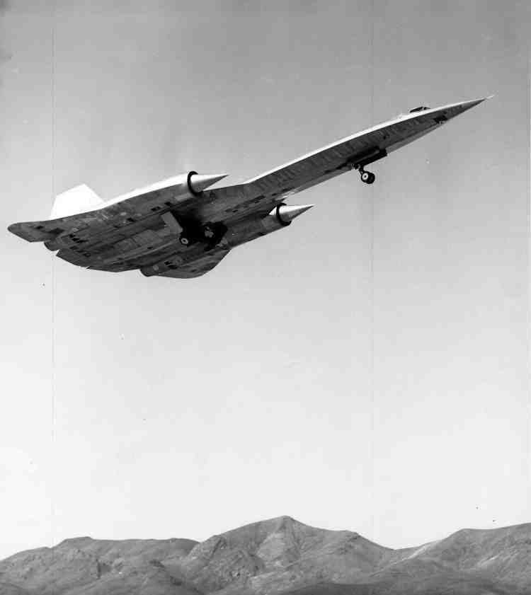 Lockheed A-12 Fastest jets Lockheed A12 Oxcart YF12 and SR71 Blackbird