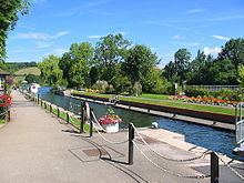 Locks and weirs on the River Thames httpsuploadwikimediaorgwikipediacommonsthu