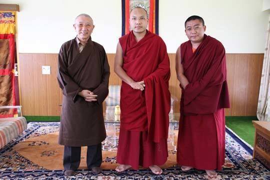 Loden Sherab Dagyab Dagyab Kyabgn Rinpoche Calls on His Holiness Gyalwang Karmapa