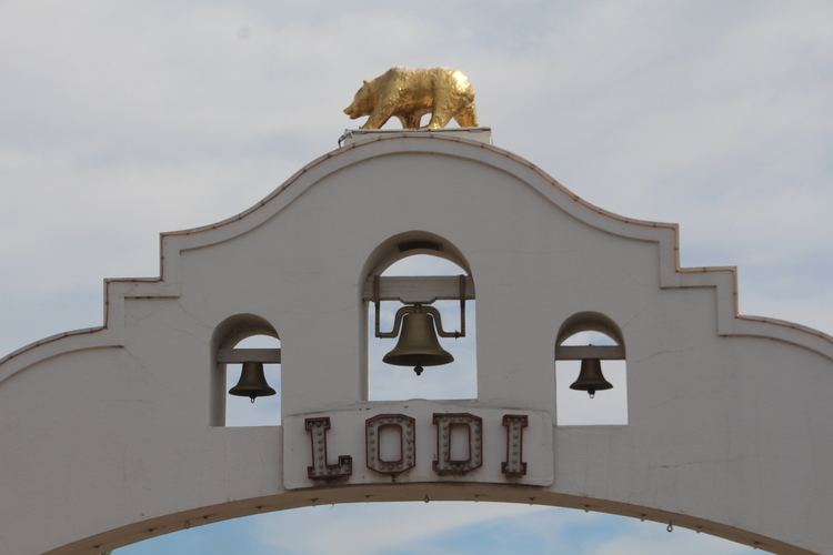 Lodi Arch FileLodi ArchJPG Wikimedia Commons