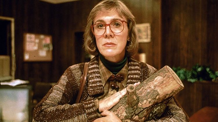 Log Lady Catherine Coulson Twin Peaks39 quotLog Ladyquot Passes Away at 71 The