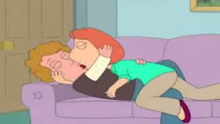 Lois Griffin lois griffin and megs boyfriend slow kiss scene YouTube