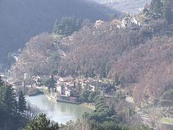 Londa, Tuscany httpsuploadwikimediaorgwikipediacommonsthu