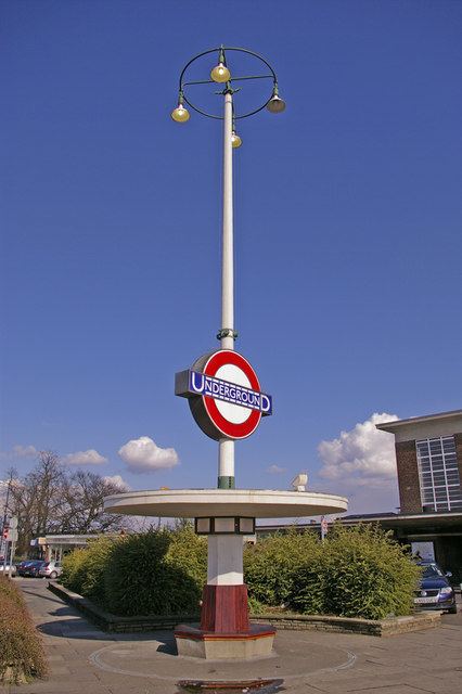 London Underground stations that are listed buildings