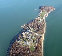 Long Island (Massachusetts) httpsuploadwikimediaorgwikipediacommonsthu