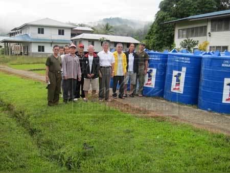 Long Lellang Long Lellang folk receive muchawaited water tanks BorneoPost