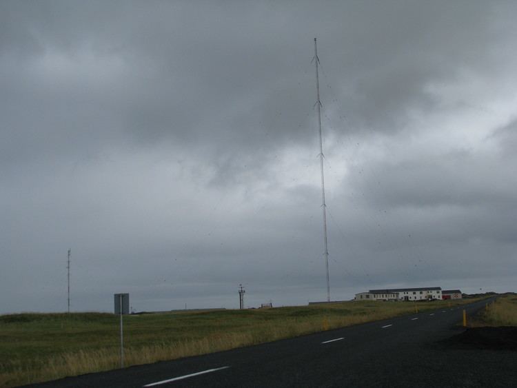 Longwave radio mast Hellissandur httpsuploadwikimediaorgwikipediacommonscc