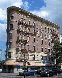 Longwood, Bronx httpsuploadwikimediaorgwikipediacommonsthu