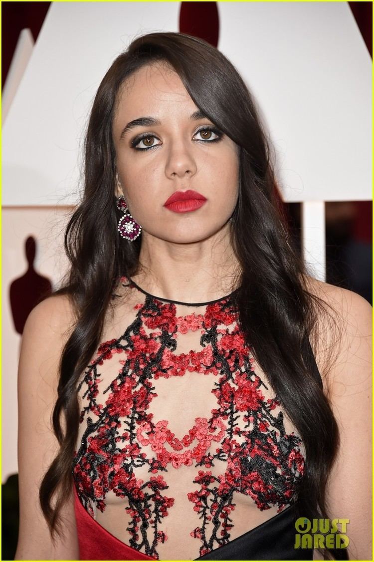 Lorelei Linklater Lorelei Linklater Shows A Little Leg At Oscars 2015 Photo