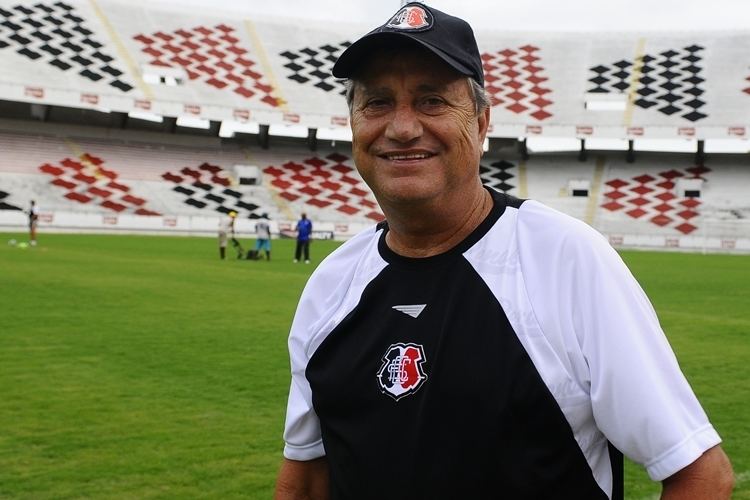 Lori Sandri Morre Lori Sandri extcnico do Santa Cruz Superesportes