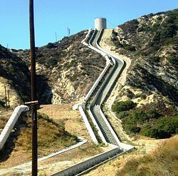 Los Angeles Aqueduct httpsuploadwikimediaorgwikipediacommonsthu