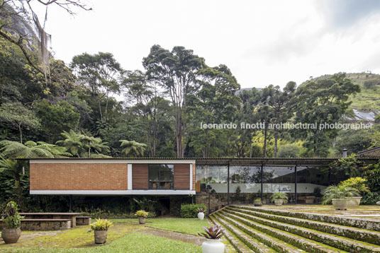 A modern house of Lota de Macedo Soares