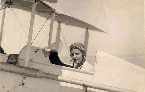 Lotfia ElNadi Egypt39s First Woman to Fly Against Tradition Egyptian