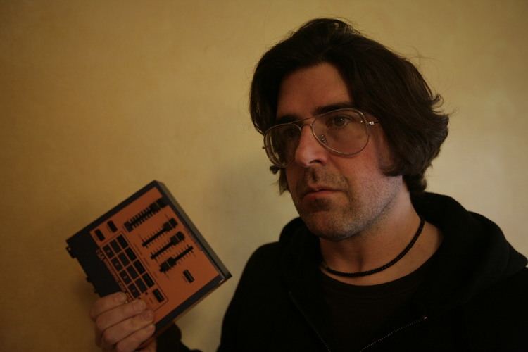 Lou Barlow Lou Barlow Kicks Off New YouTube Channel With Sultry Ryan