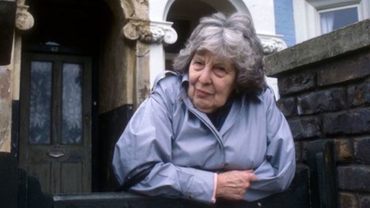 Lou Beale Anna Wing EastEnders39 Lou Beale dies aged 98 BBC News