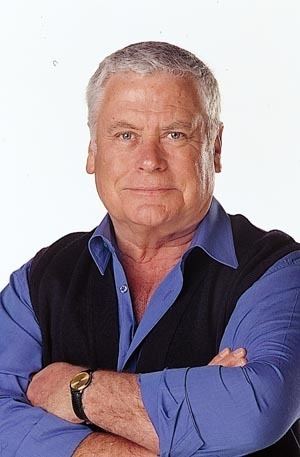 Lou Carpenter Neighbours The Perfect Blend Here39s Looking At Lou